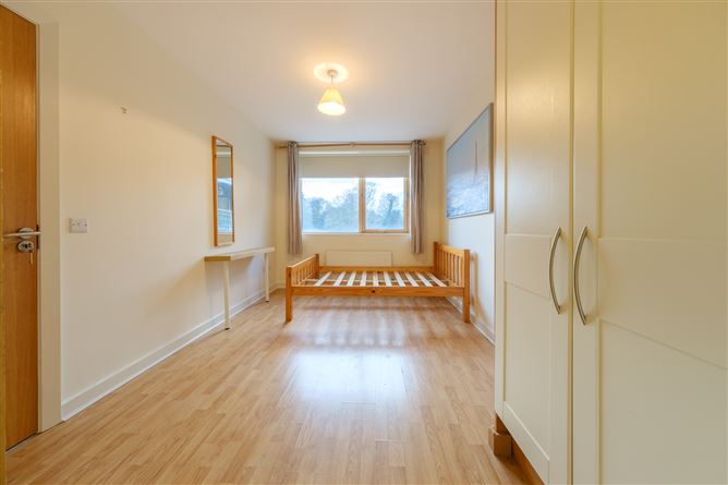 32 Academy Square, Navan, Meath