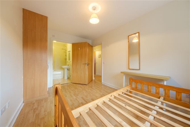 32 Academy Square, Navan, Meath