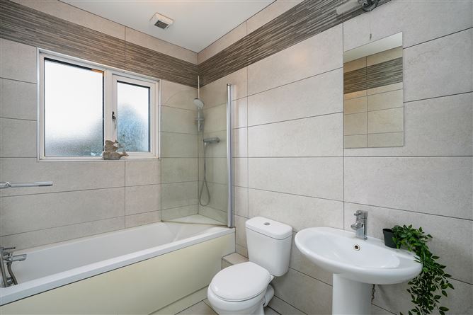 77 PINEWOOD CRESCENT, Glasnevin, Dublin 11