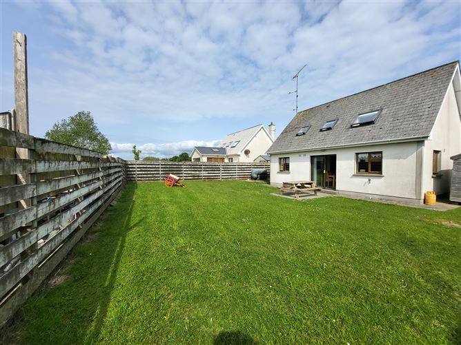 Photo 12 of 16 — 18 The Meadows, Ballymoney, Wexford