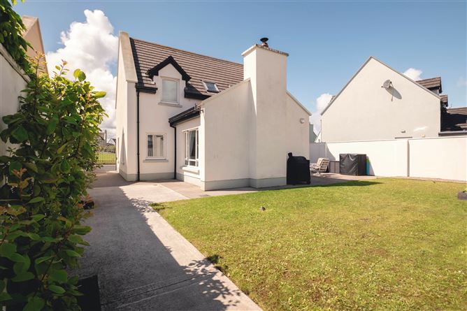 Photo 23 of 24 — 25 An Creag, Lahinch, Clare