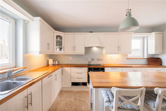 25 An Creag, Lahinch, Clare