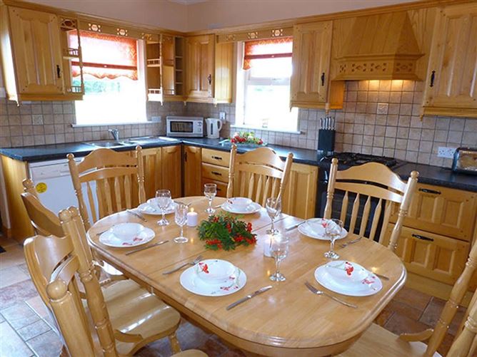 4 Bed in Strokestown,Strokestown,  Roscommon