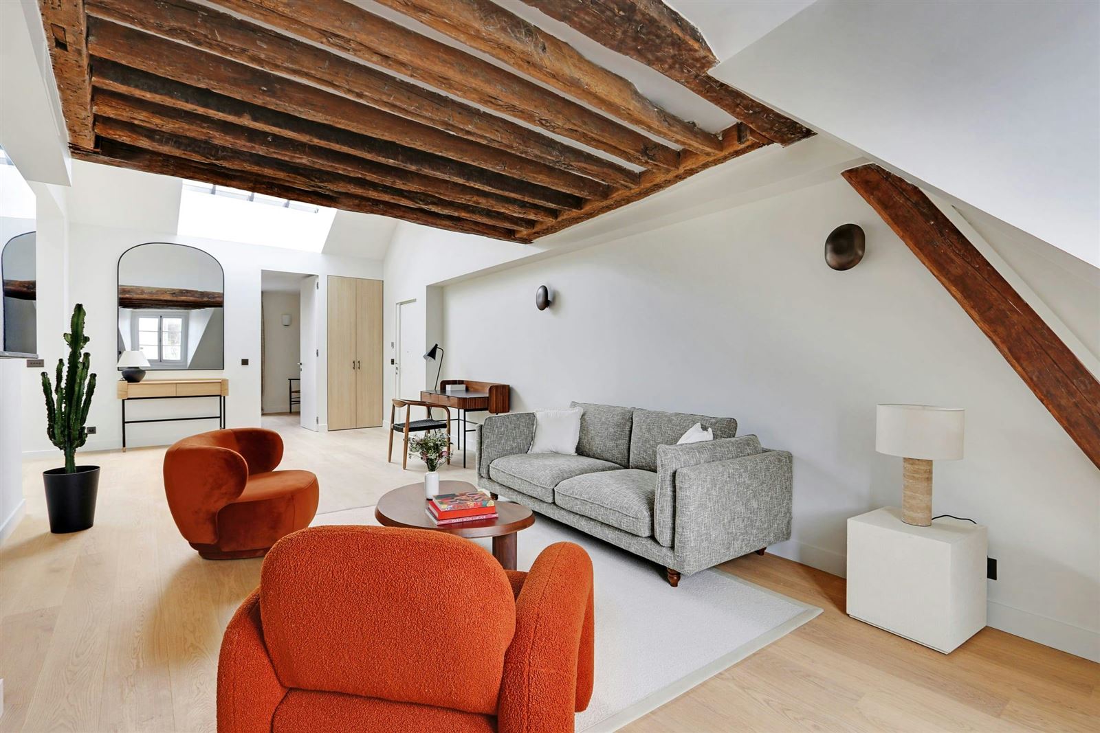Photo 1 of 10 — French Whisper,Paris,Île-de-France,France