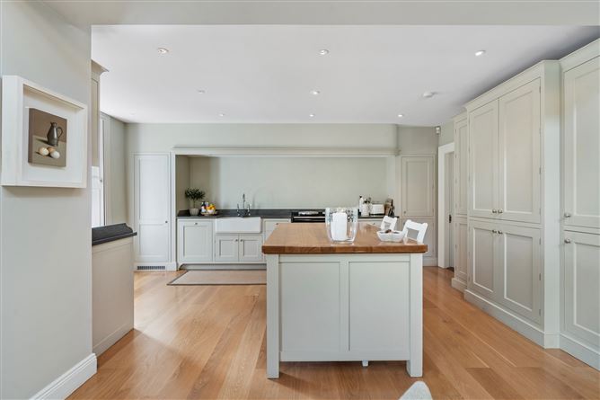 https://photos-a.propertyimages.ie/media/6/4/1/4929146/21ab94d1-1fb5-4730-be06-5cc6b5631fea_l.jpg
