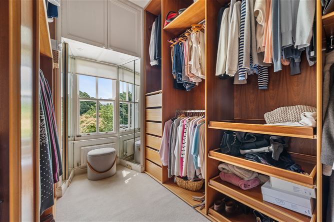 https://photos-a.propertyimages.ie/media/6/4/1/4929146/21ab94d1-1fb5-4730-be06-5cc6b5631fea_l.jpg