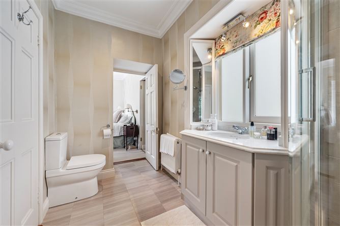 https://photos-a.propertyimages.ie/media/6/4/1/4929146/21ab94d1-1fb5-4730-be06-5cc6b5631fea_l.jpg