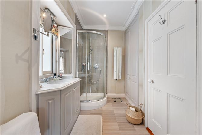 https://photos-a.propertyimages.ie/media/6/4/1/4929146/21ab94d1-1fb5-4730-be06-5cc6b5631fea_l.jpg