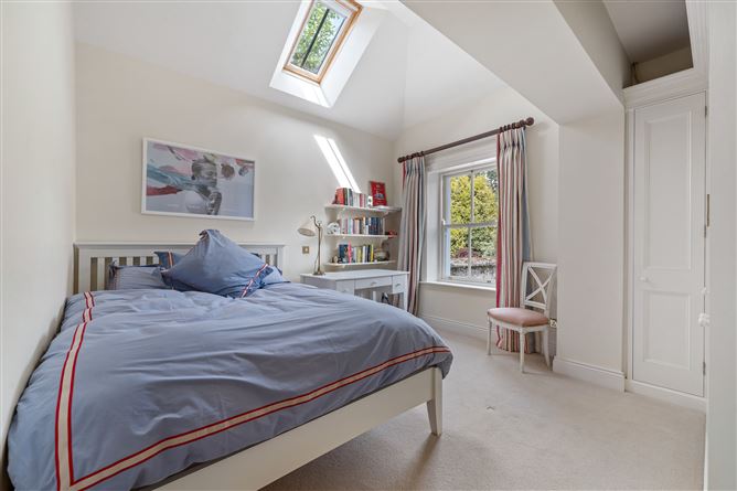 https://photos-a.propertyimages.ie/media/6/4/1/4929146/21ab94d1-1fb5-4730-be06-5cc6b5631fea_l.jpg