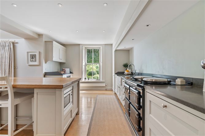 https://photos-a.propertyimages.ie/media/6/4/1/4929146/21ab94d1-1fb5-4730-be06-5cc6b5631fea_l.jpg