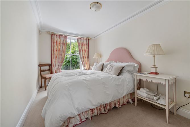 https://photos-a.propertyimages.ie/media/6/4/1/4929146/21ab94d1-1fb5-4730-be06-5cc6b5631fea_l.jpg