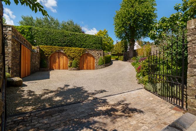 https://photos-a.propertyimages.ie/media/6/4/1/4929146/21ab94d1-1fb5-4730-be06-5cc6b5631fea_l.jpg
