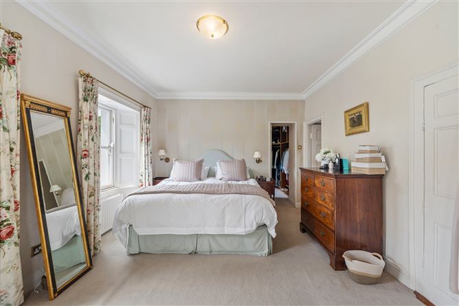 https://photos-a.propertyimages.ie/media/6/4/1/4929146/21ab94d1-1fb5-4730-be06-5cc6b5631fea_l.jpg