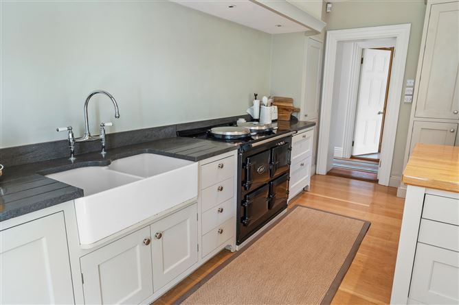https://photos-a.propertyimages.ie/media/6/4/1/4929146/21ab94d1-1fb5-4730-be06-5cc6b5631fea_l.jpg
