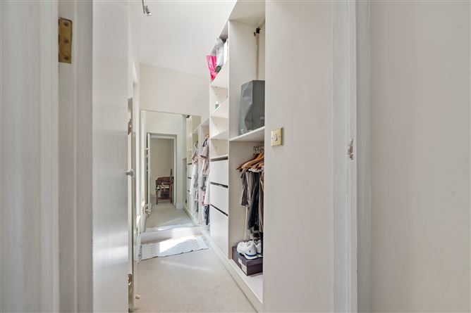 https://photos-a.propertyimages.ie/media/6/4/1/4929146/21ab94d1-1fb5-4730-be06-5cc6b5631fea_l.jpg