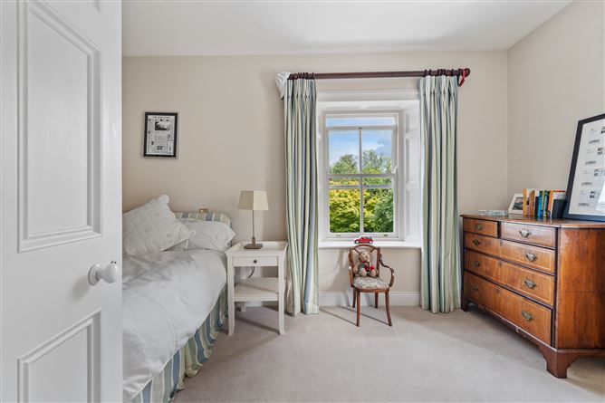 https://photos-a.propertyimages.ie/media/6/4/1/4929146/21ab94d1-1fb5-4730-be06-5cc6b5631fea_l.jpg