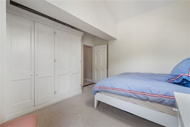 https://photos-a.propertyimages.ie/media/6/4/1/4929146/21ab94d1-1fb5-4730-be06-5cc6b5631fea_l.jpg
