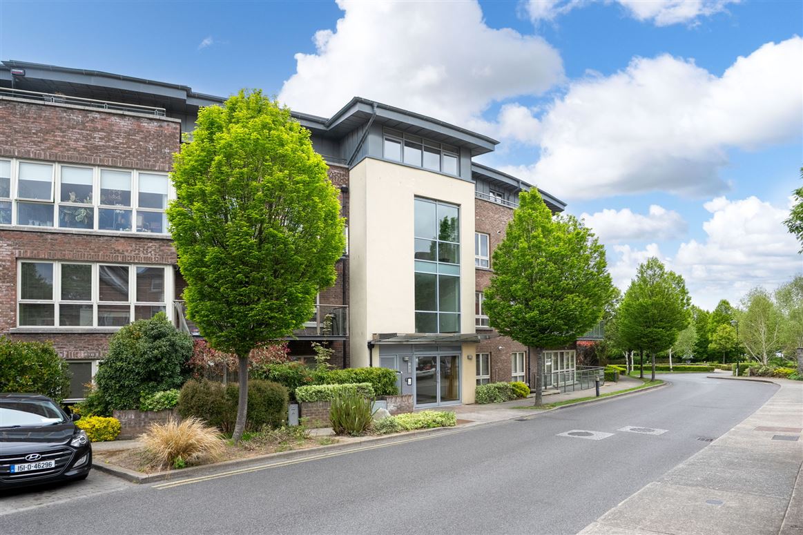 24 The Crescent, Fortfield Square, Terenure,   Dublin 6W