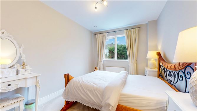 4 Sheil's Court Main Street Rathcoole, Dublin 24, Dublin