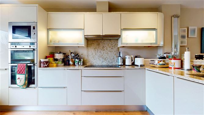 4 Sheil's Court Main Street Rathcoole, Dublin 24, Dublin