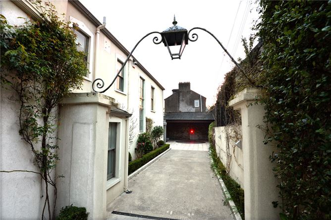 Woodlawn, Sundays Well, Cork