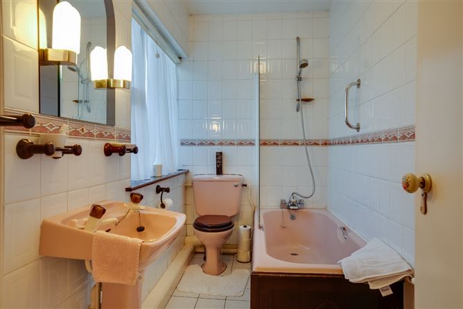 79 Shrewsbury Lawn, Cabinteely, Dublin 18