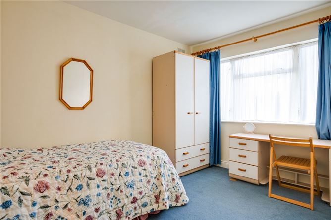 79 Shrewsbury Lawn, Cabinteely, Dublin 18