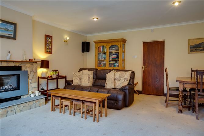 79 Shrewsbury Lawn, Cabinteely, Dublin 18