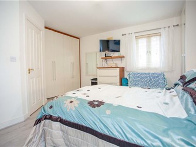 8 Carton Square,  Maynooth, Co Kildare, Maynooth, Kildare