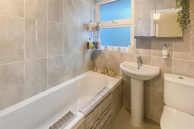 17 Bay View Rise, Ballybane, Co. Galway