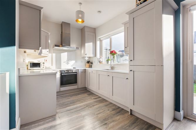 17 Belarmine View, Stepaside, Dublin 18