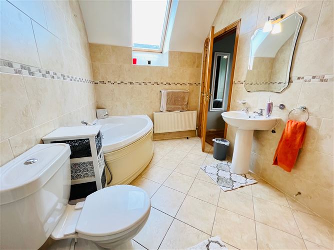 34 Springfield Grove, Tipperary Town, Tipperary