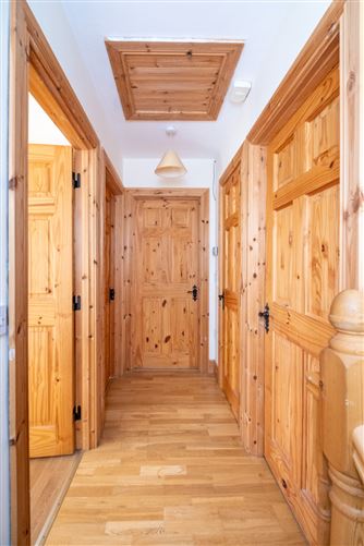 7 Radharc na Coille, St Joseph's Road, Portumna, Co. Galway