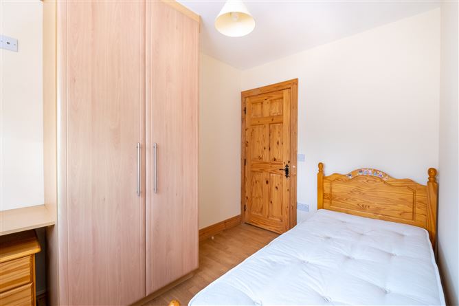 7 Radharc na Coille, St Joseph's Road, Portumna, Co. Galway