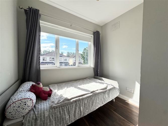 https://photos-a.propertyimages.ie/media/6/4/2/4992246/9192d37e-7545-42cd-a654-e47d3d6ec8bd_l.jpg