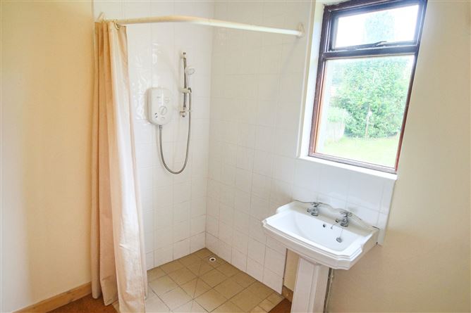 Photo 24 of 37 — 'Lorica', Elphin Rd, Mullaghmore, Carrick-On-Shannon, Co. Roscommon