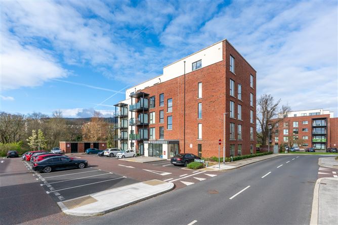 1 Whitebeam Hall, Clay Farm, Leopardstown, Dublin 18