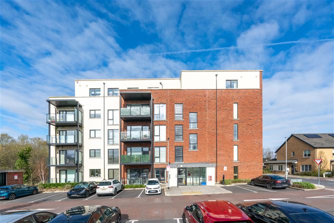 1 Whitebeam Hall, Clay Farm, Leopardstown, Dublin 18