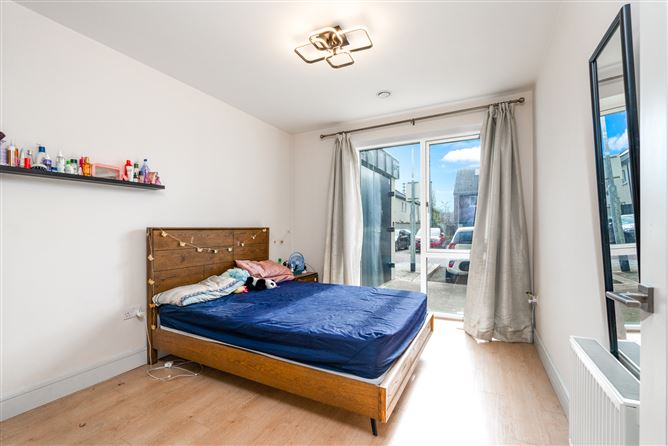 1 Whitebeam Hall, Clay Farm, Leopardstown, Dublin 18