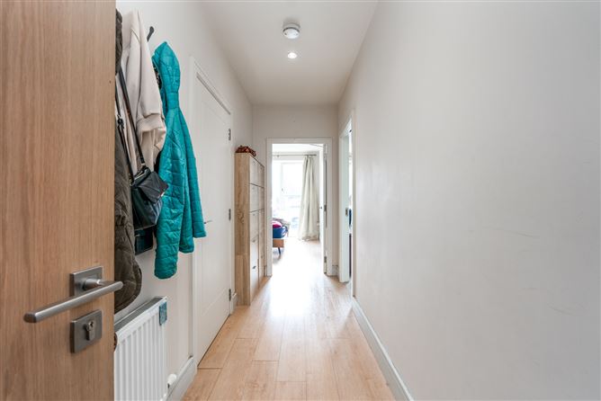 1 Whitebeam Hall, Clay Farm, Leopardstown, Dublin 18