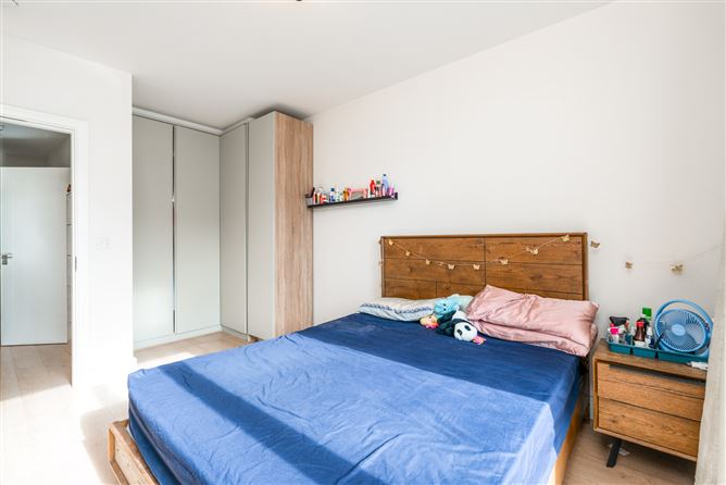 1 Whitebeam Hall, Clay Farm, Leopardstown, Dublin 18