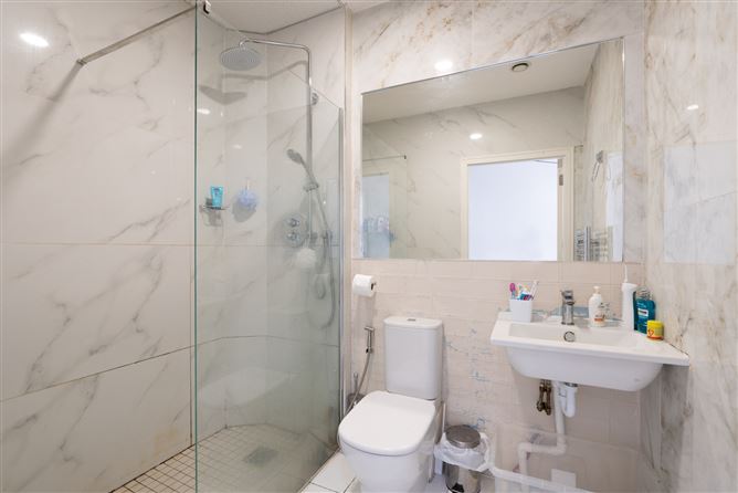 1 Whitebeam Hall, Clay Farm, Leopardstown, Dublin 18