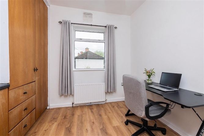 36 COLLINS PARK, Beaumont, Dublin 9