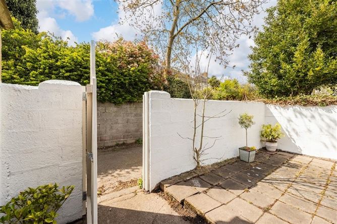 36 COLLINS PARK, Beaumont, Dublin 9