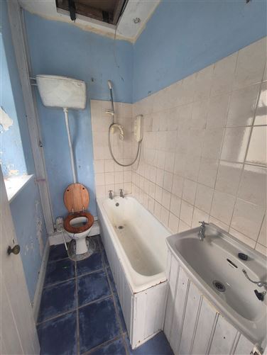 17 McSweeney's Terrace, Kilkee, Clare