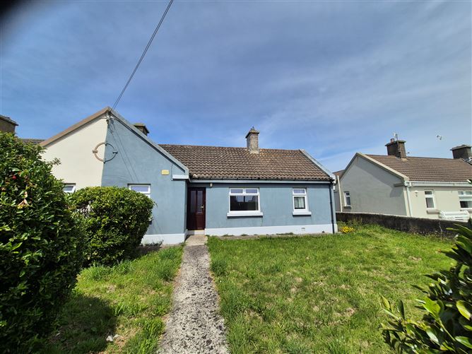 17 McSweeney's Terrace, Kilkee, Clare