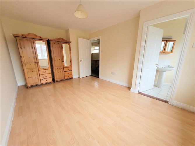 21 Rosemount Heights, Cahir, Tipperary