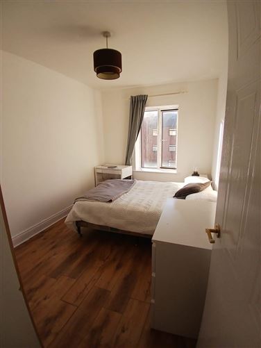 https://photos-a.propertyimages.ie/media/6/4/4/5010446/37a1695d-f9cf-4e8d-9202-6bc5c7f2f641_l.jpg
