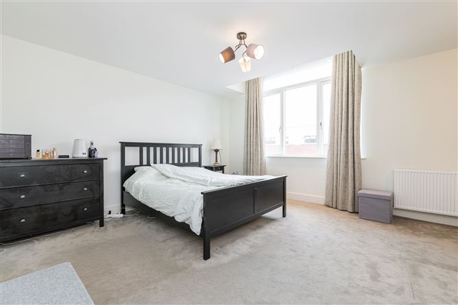 38 Clay Farm Drive, Leopardstown, Dublin 18