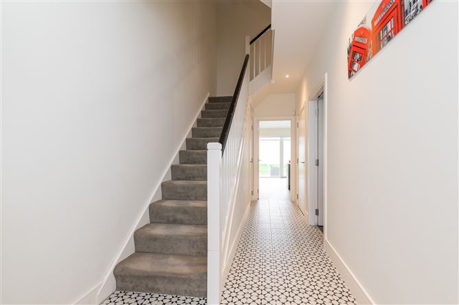 38 Clay Farm Drive, Leopardstown, Dublin 18